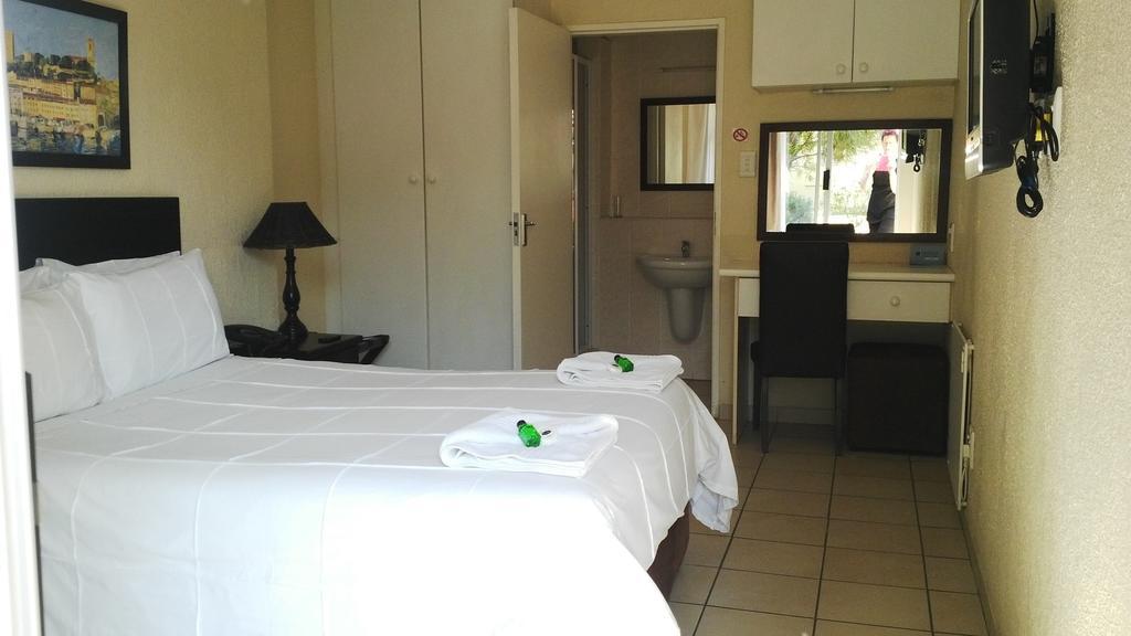 Elizabeth Lodge Boksburg Extérieur photo